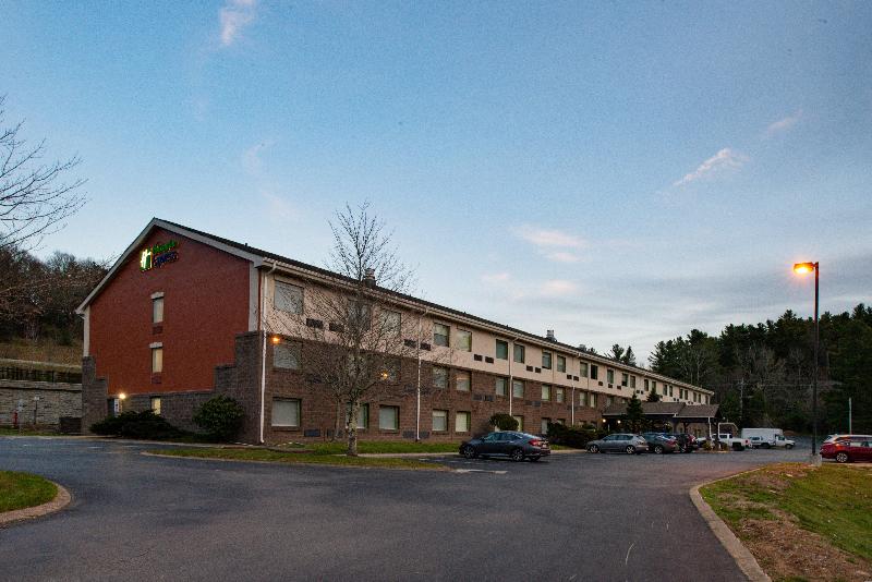 Holiday Inn Express Blowing Rock South by IHG - photo 6