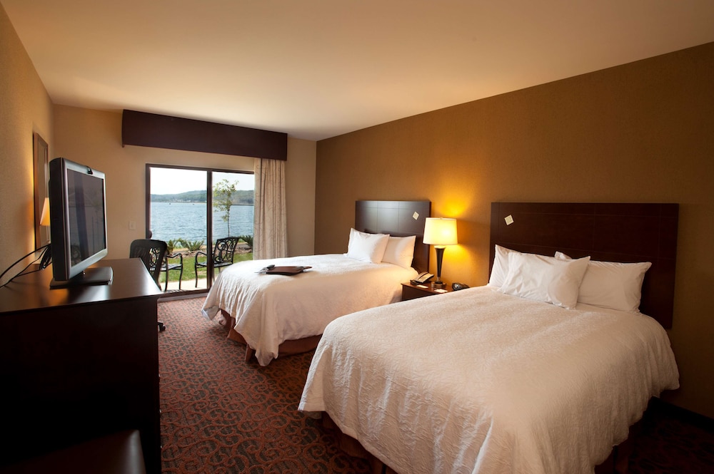Hampton Inn Marquette Waterfront - photo 13
