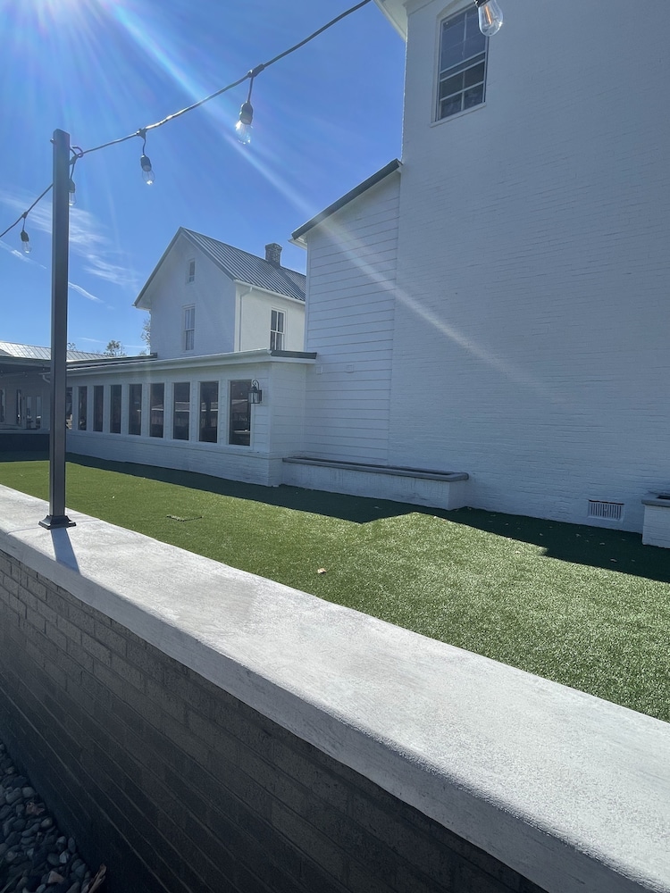 The Hermitage Inn and Taphouse - photo 13