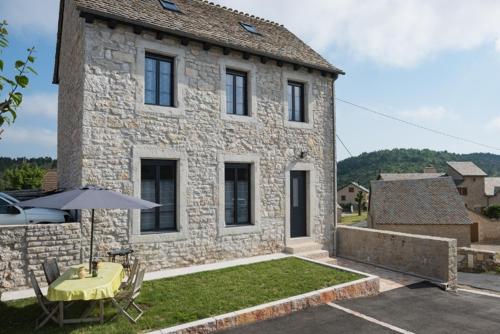 Gîte L'Ecole d'Antan 5 6 personnes — hotel in Chanac