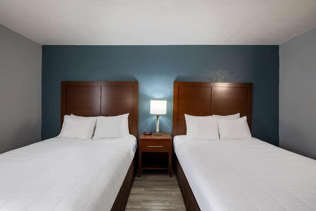 Travelodge by Wyndham Brooklyn Center - photo 12