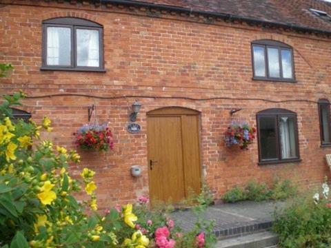 Irelands Farm Cottages — 4-Star Luxury Hotel in Birmingham, United Kingdom