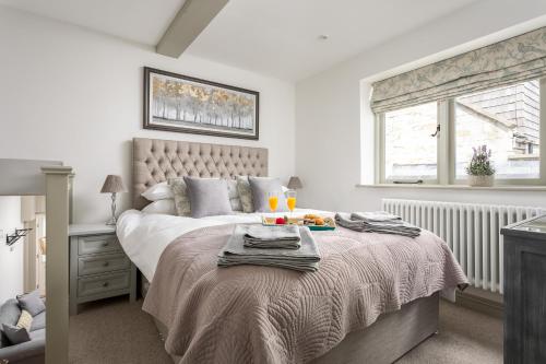 The Bolt Hole Winchcombe Charming Dog Friendly Cottage — 4-Star Luxury Hotel in Winchcombe, United Kingdom