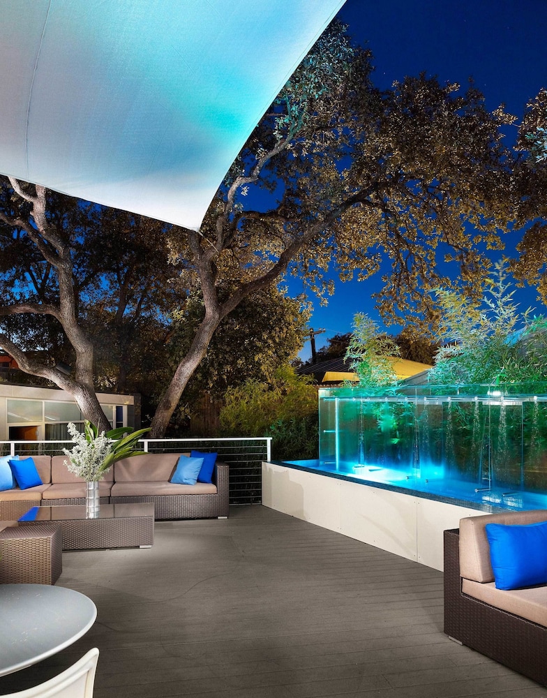 Frame Hotel Treehouse - photo 2