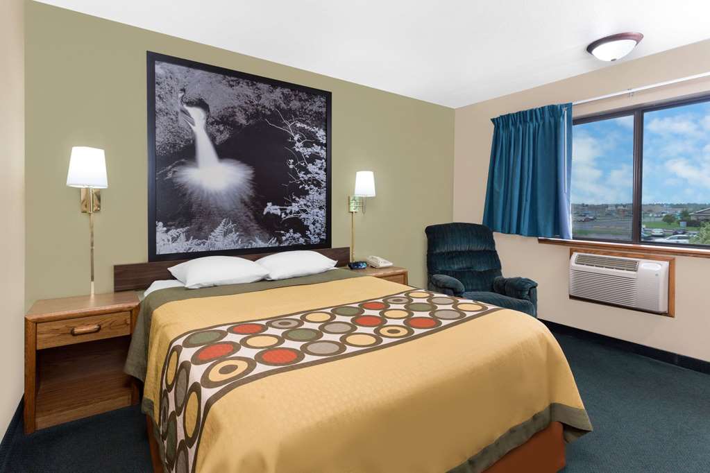 Super 8 by Wyndham Antigo - photo 6