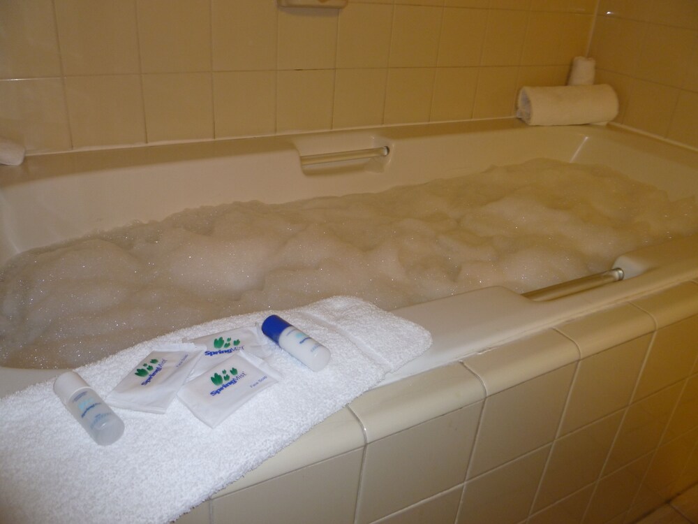 Heritage Inn Express Roseville - photo 12