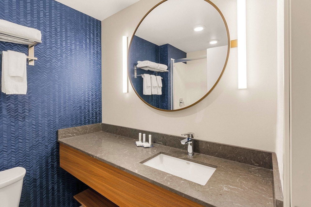 Fairfield Inn & Suites by Marriott Seattle Downtown Seattle Center - photo 12