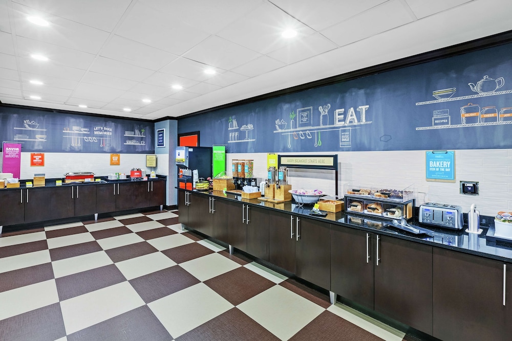 Hampton Inn & Suites Houston League City - photo 27