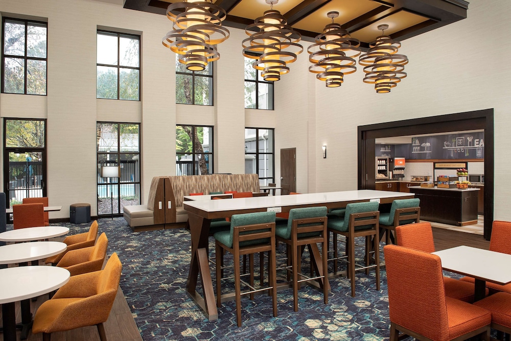 Hampton Inn & Suites Alpharetta - photo 36