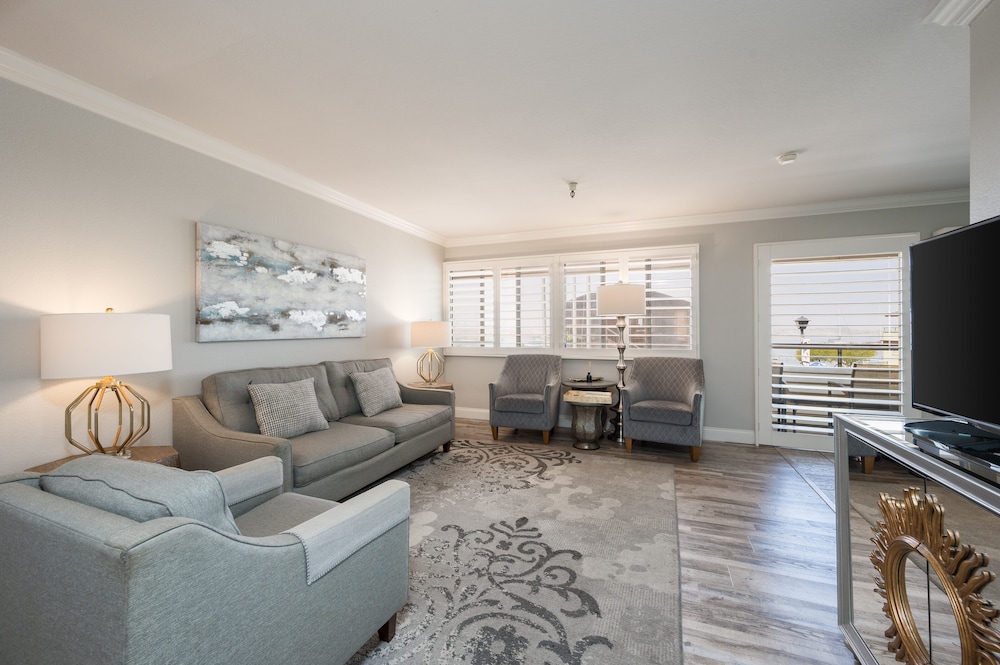 456 Embarcadero Inn & Suites - photo 36