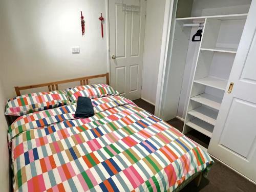 Room Q — hotel in Toongabbie