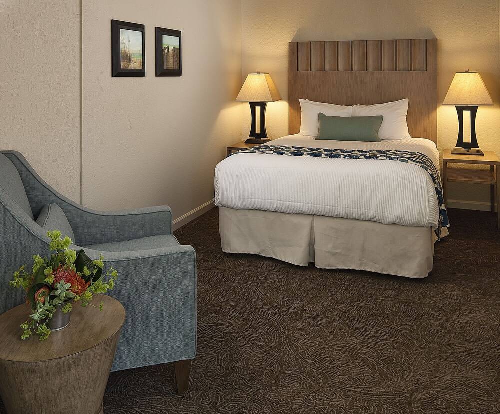 Cambria Landing Inn & Suites - photo 6