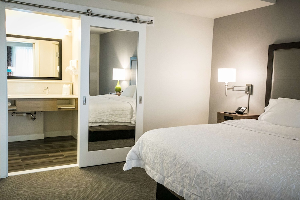 Hampton Inn & Suites Tempe Phoenix Airport AZ - photo 23