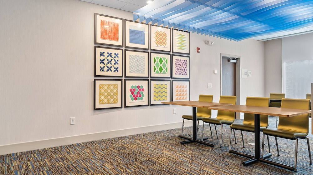 Holiday Inn Express and Suites Macon North - photo 59