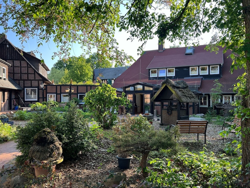 Brunnenhof Ferien Reithotel — Suhlendorf
