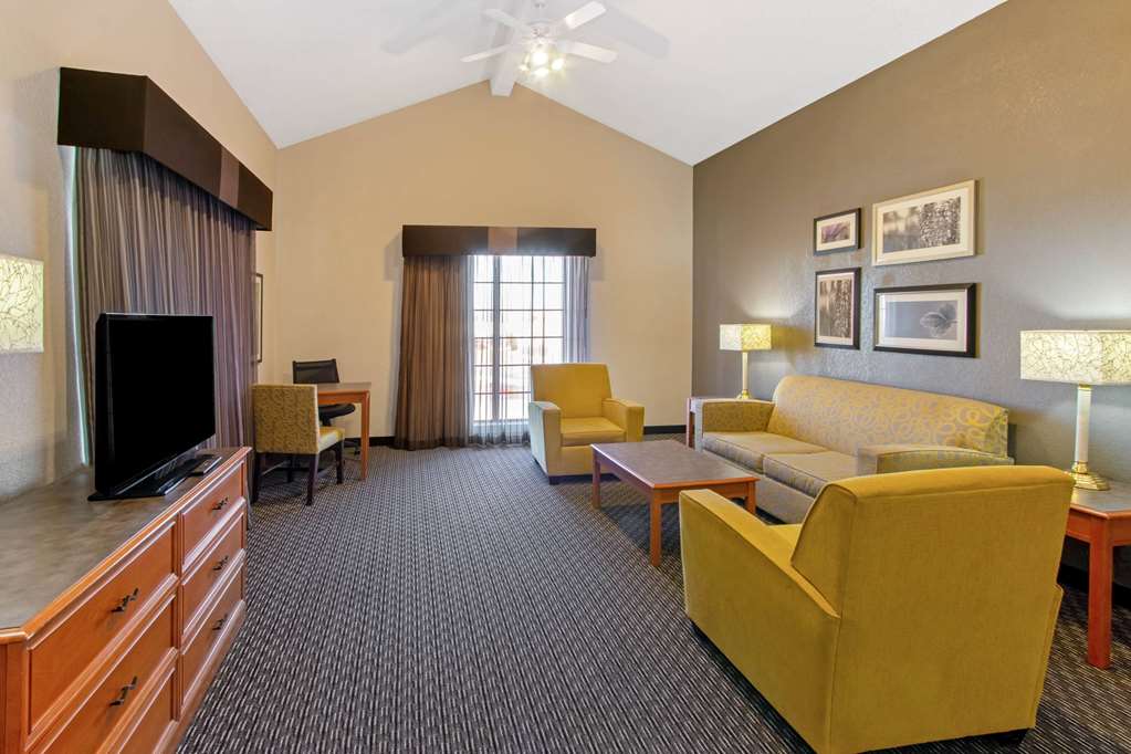 La Quinta Inn by Wyndham Santa Fe - photo 25
