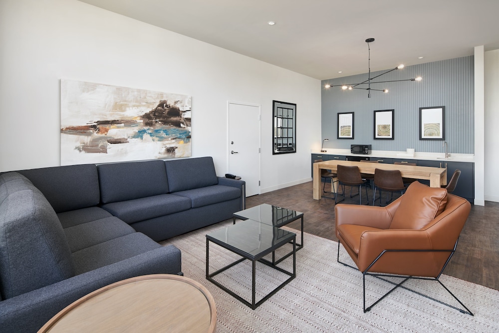 Hotel Indigo Tallahassee Collegetown by IHG - photo 8