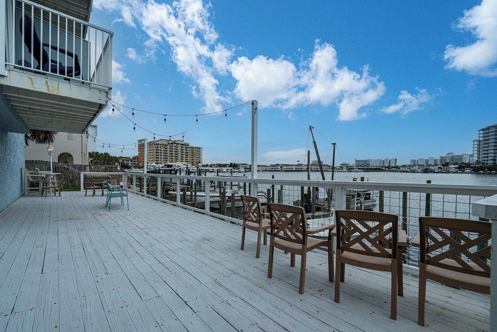 Long Island at Laguna Point — 4-Star Luxury Hotel in Destin, United States