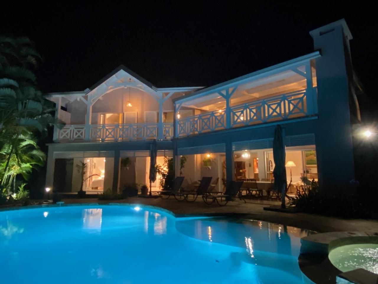 Villa Les Jacarandas — 4-Star Luxury Hotel in Les Avirons, Réunion