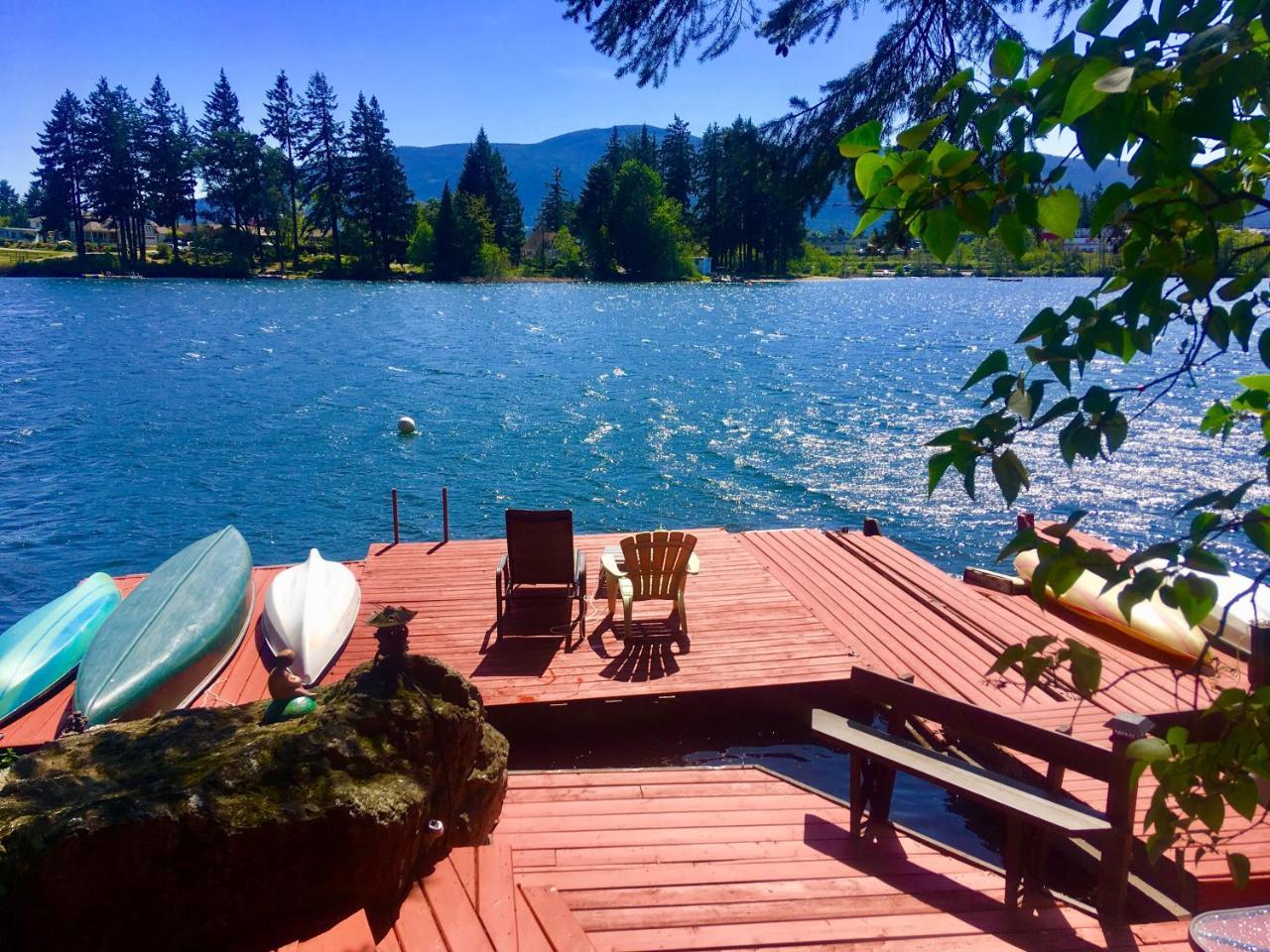 Long Lake Waterfront Bed and Breakfast — 4-Star Luxury Hotel in Nanaimo, Canada