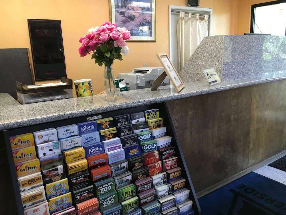 Riverside Inn & Suites - photo 43