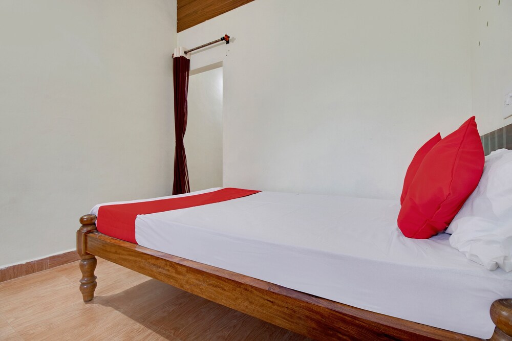 SPOT ON 46700 Samrat Residency Agumbe — hotel in Channarayapatna