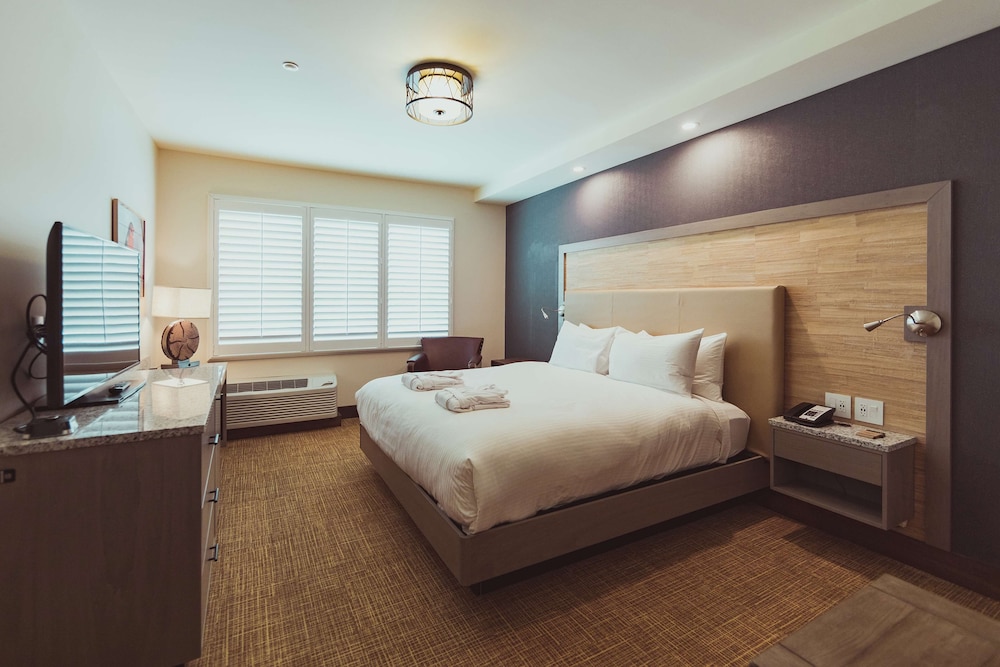 Tailwater Lodge Altmar Tapestry Collection by Hilton - photo 13