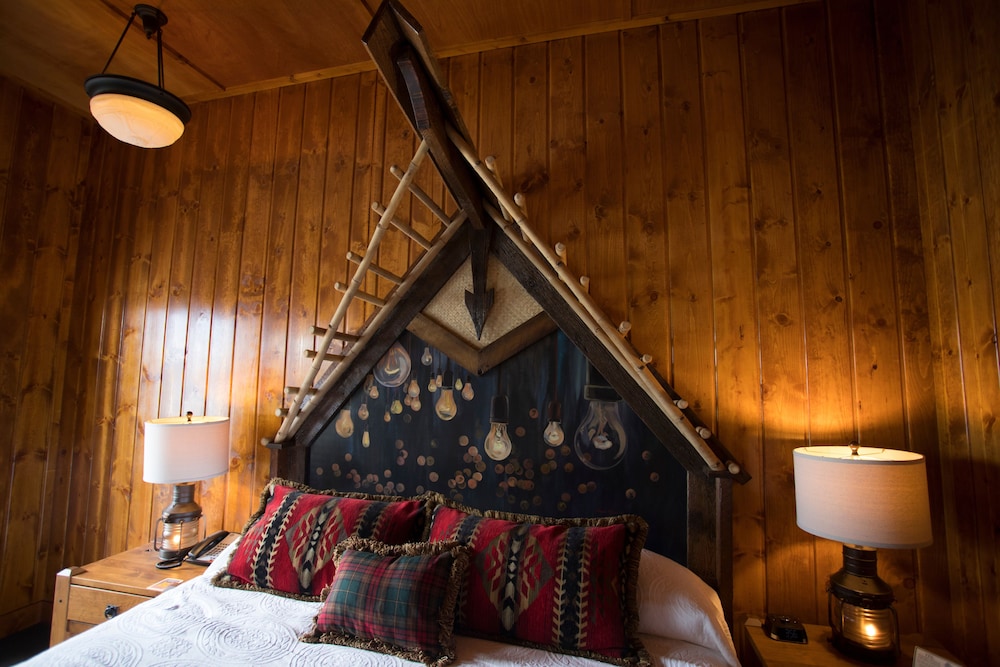 McMenamins Kalama Harbor Lodge - photo 13