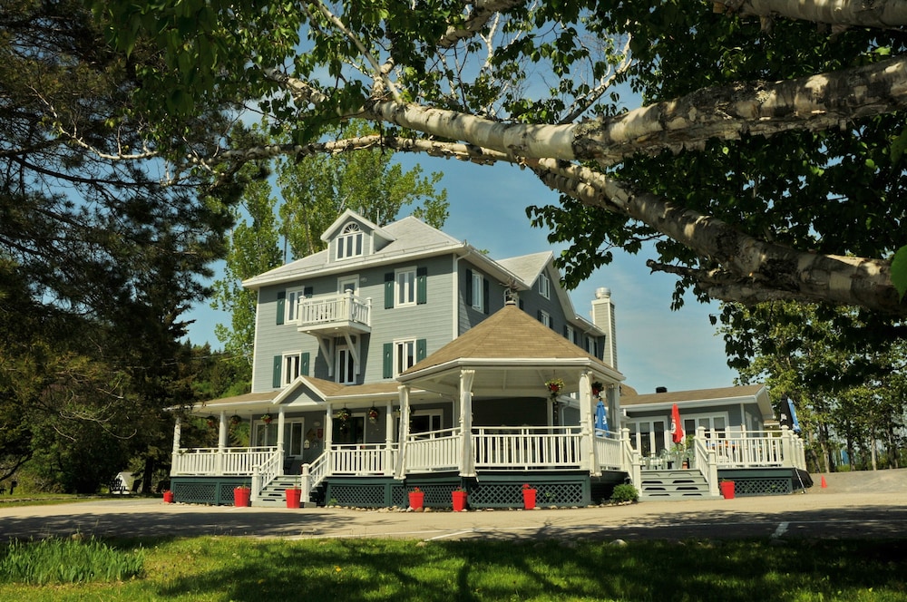 Auberge Beauséjour - carbon neutral hotel in Quebec