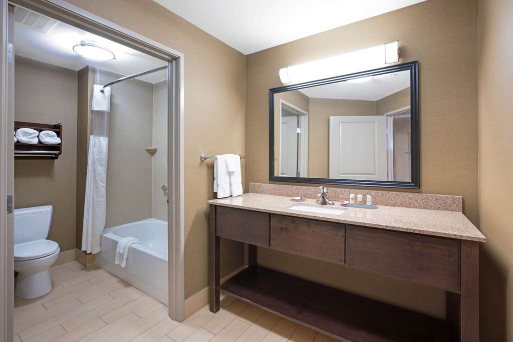La Quinta Inn & Suites by Wyndham Bellingham - photo 33