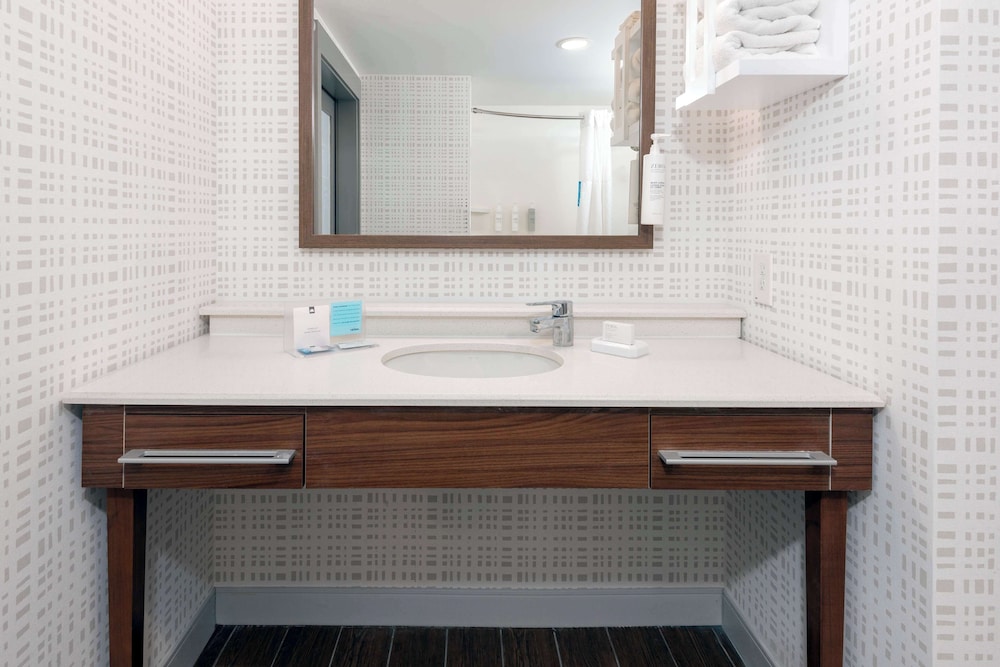 Hampton Inn & Suites Clearwater Beach - photo 36