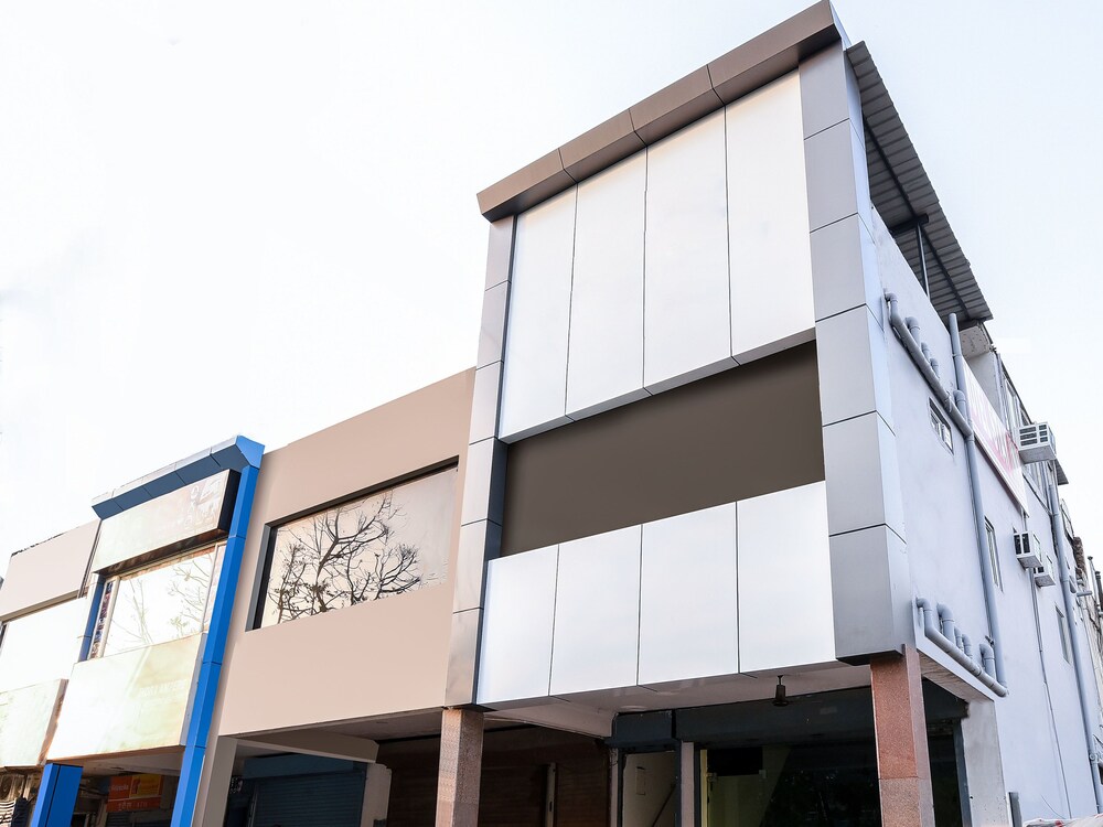 Oyo 14895 Hotel Stay Inn