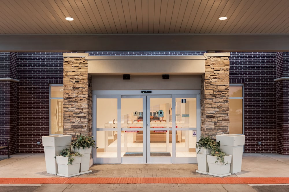 Holiday Inn Express & Suites St. Louis Chesterfield by IHG - photo 46