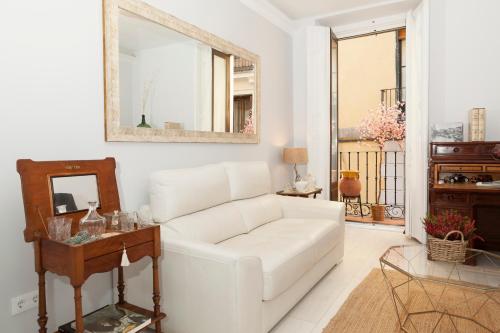 Elegante y amplio junto a la Plaza Mayor — 4-Star Luxury Hotel in Madrid, Spain