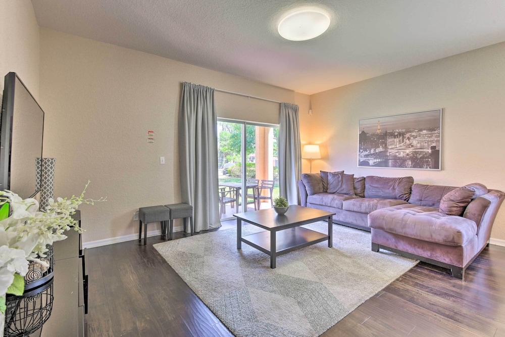 Cozy Resort Townhome w Gas Grill 3 Mi to Disney - photo 17
