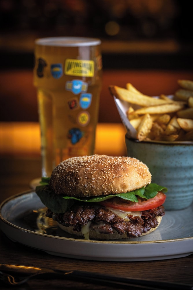 מזון ומשקאות