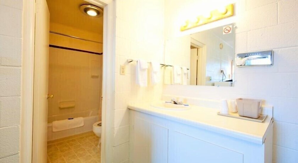 Travel Inn of La Junta - photo 34