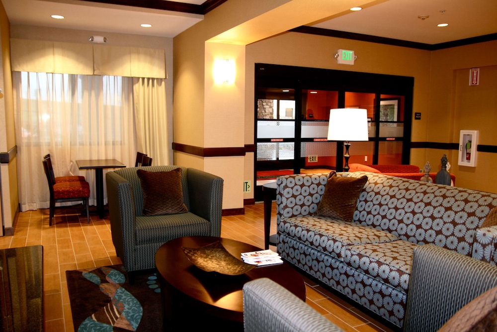 Hampton Inn & Suites Folsom - photo 7