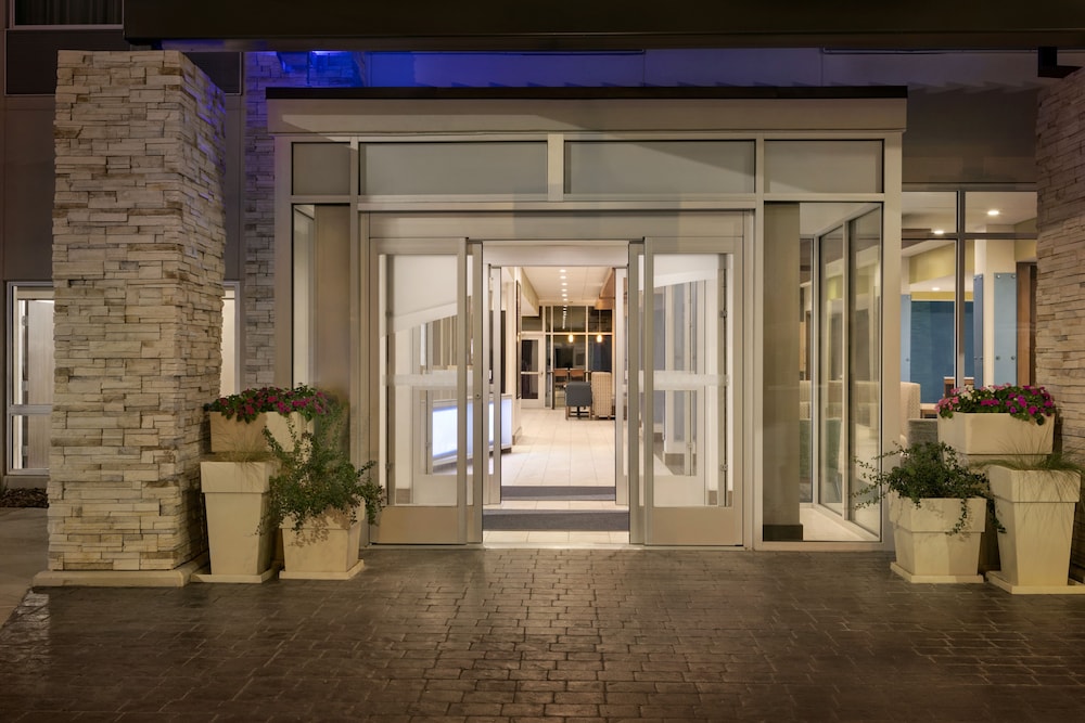 Holiday Inn Express & Suites Salisbury by IHG - photo 43