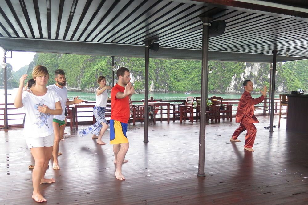 Image Halong Cruise — 4-Star Luxury Hotel in Hanoi, Vietnam