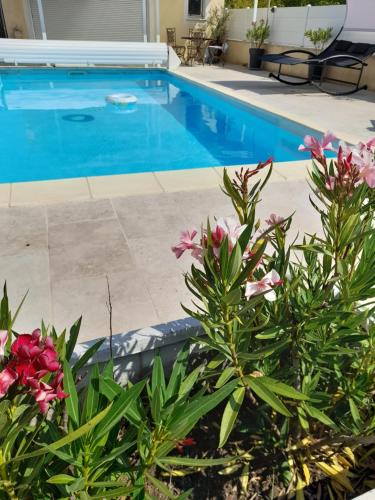 Studio Sympa Meuble Avec Parking Prive Et Piscine — Manosque