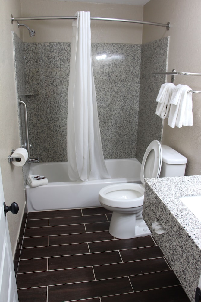Westbridge Inn and Suites - photo 34