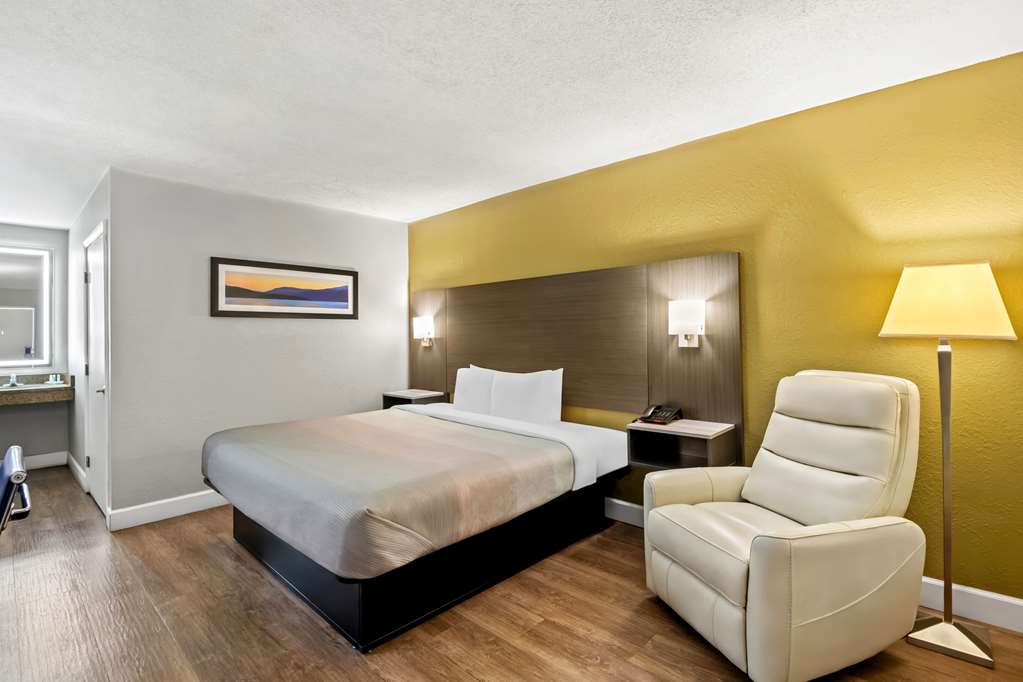 Quality Inn near Blue Spring - photo 20