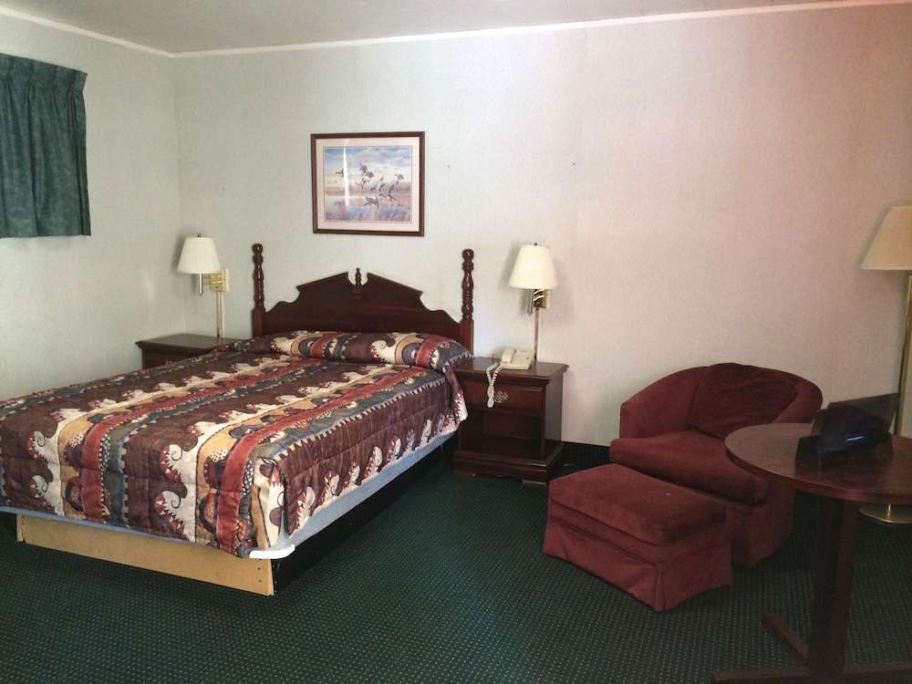Rapids Inn and Suites - photo 15