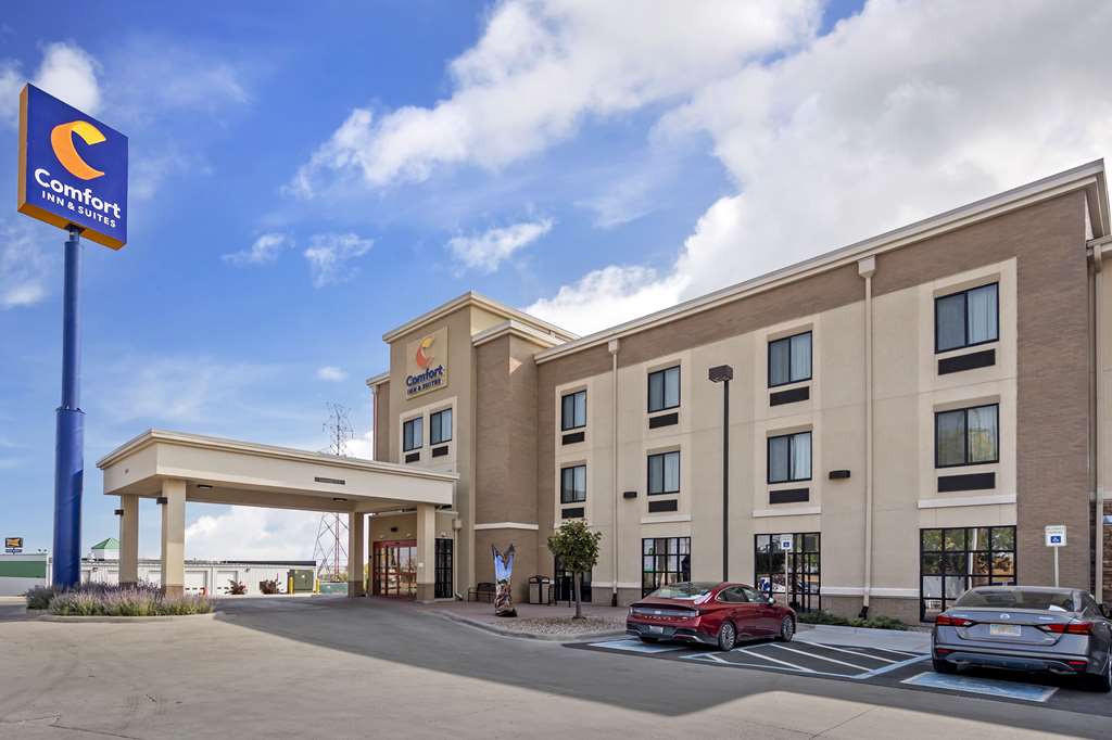 Comfort Inn & Suites - carbon neutral hotel in Cheyenne