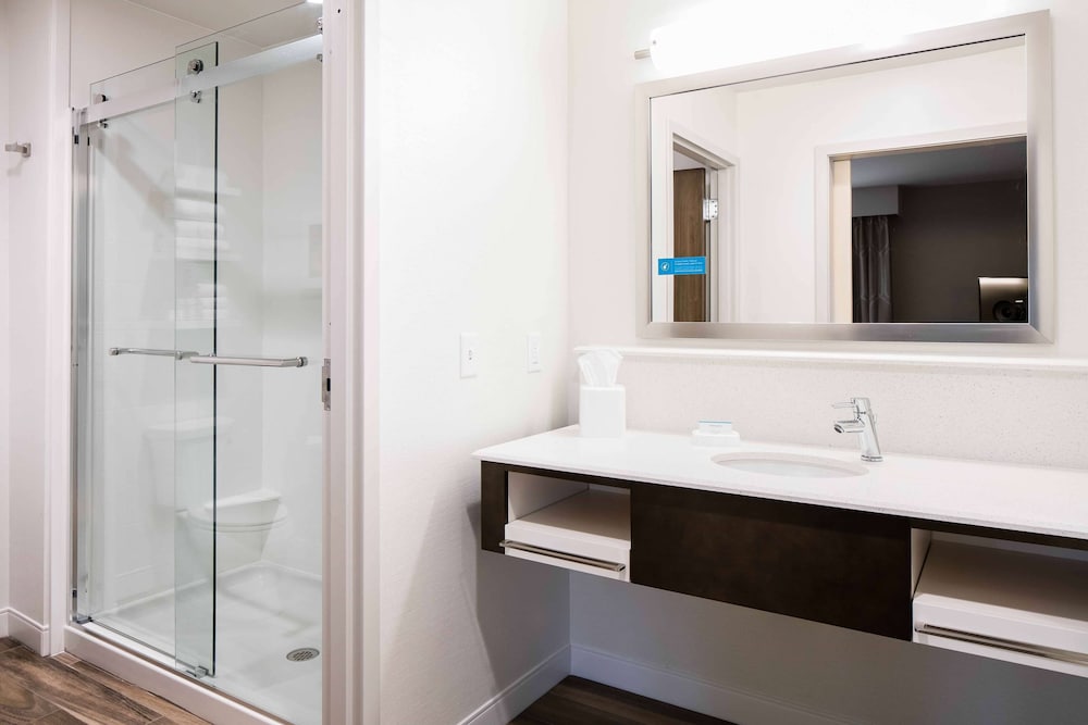 Hampton Inn & Suites Hudson - photo 28