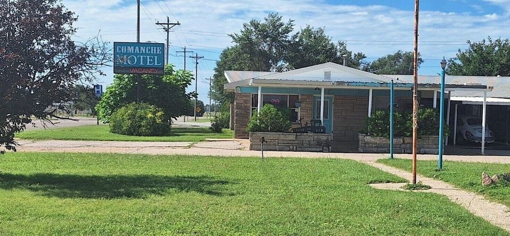 Comanche inn - photo 15