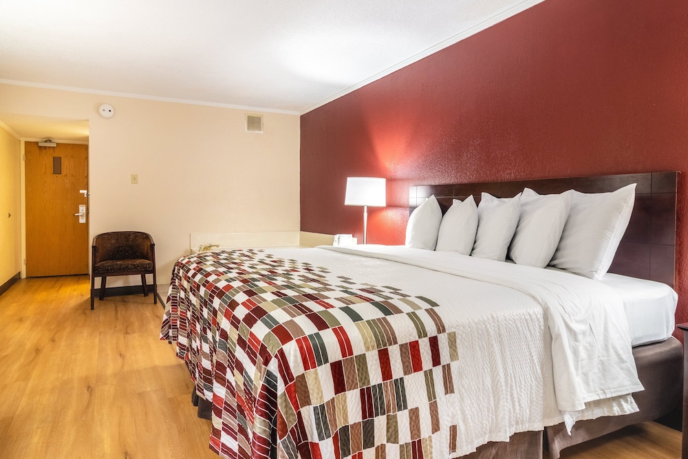 Red Roof Inn Ashtabula Austinburg - photo 16
