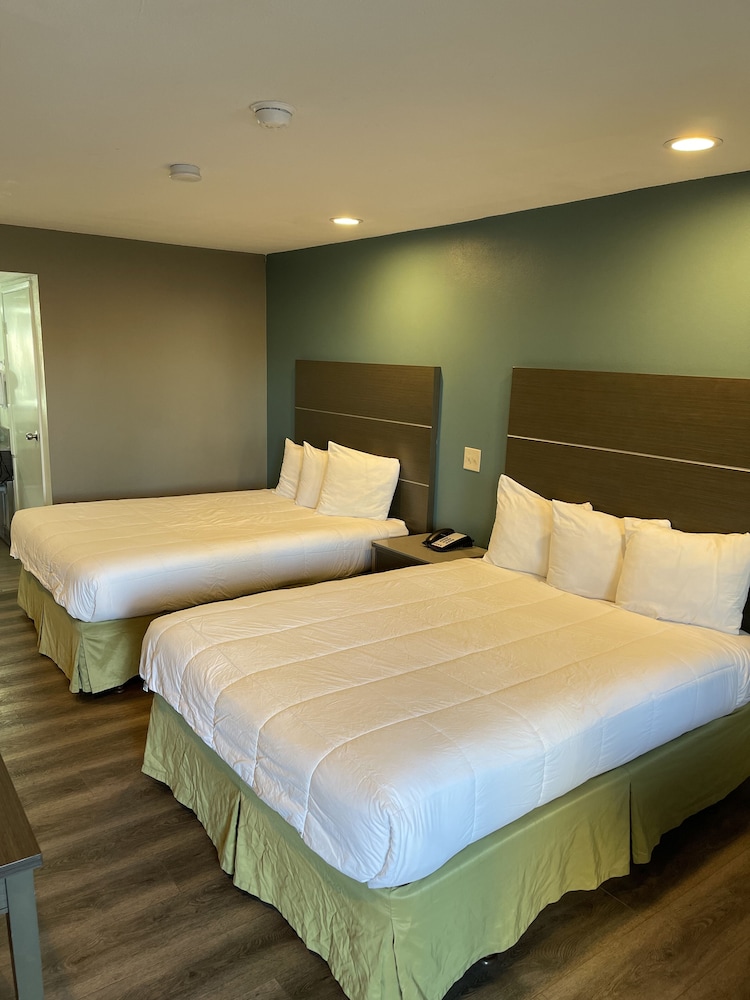 Hotel Milagro - photo 5