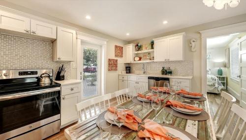 Canal Lower Gorgeous 3 bed 3 bath near SK Village - photo 22